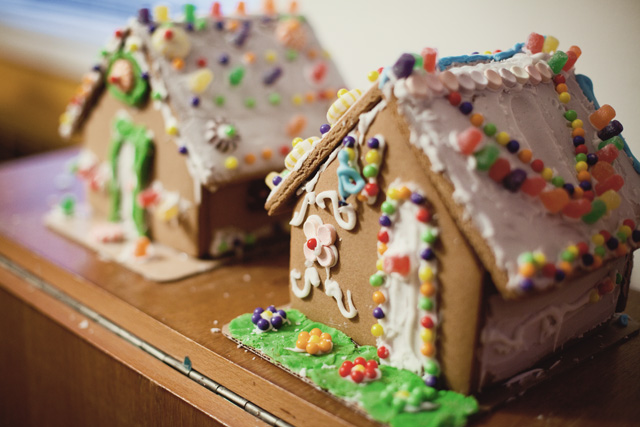 Holiday Tradition:  Decorating Gingerbread Houses